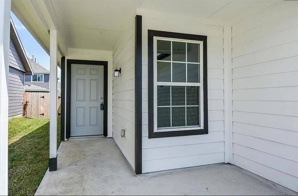 Neat and inviting entrance offering great first impressions.