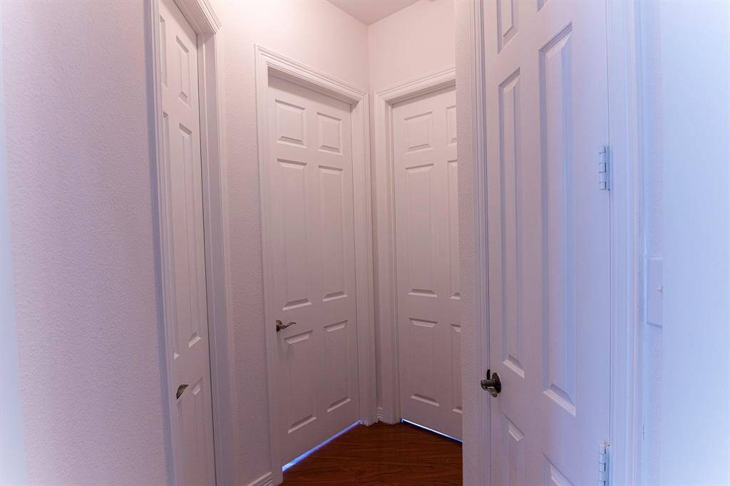 Split floor plan featuring 2/3bed with full bath on one side.
