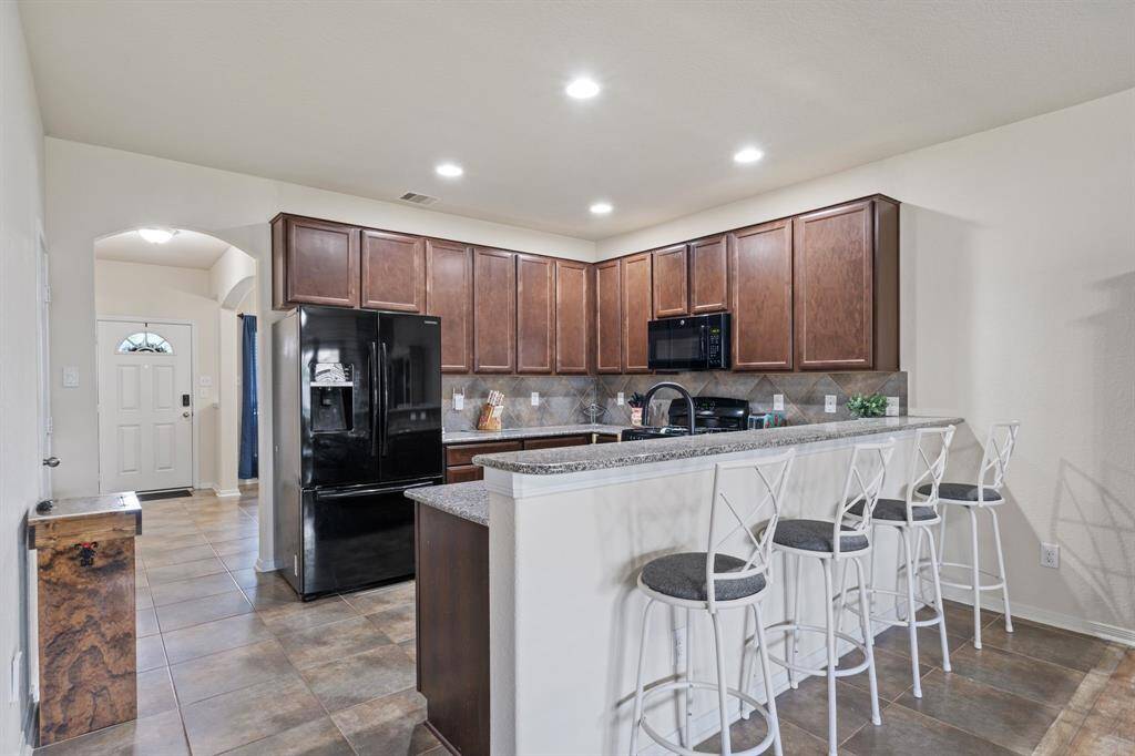 Breakfast bar for casual meals at home.