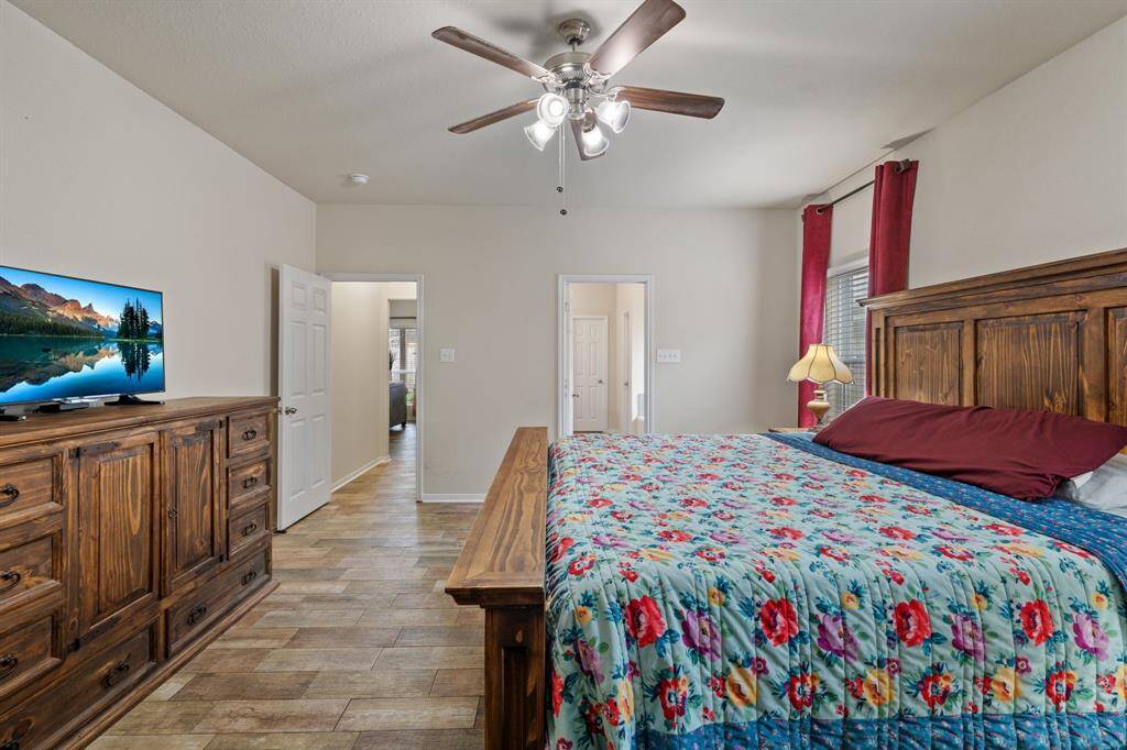 Large room with tile flooring.
