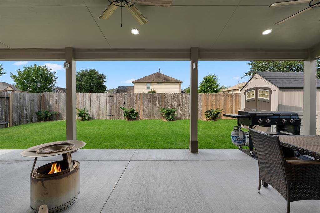 Now the real show stopper, the covered back patio!