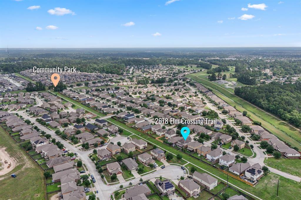The community park is in walking distance!