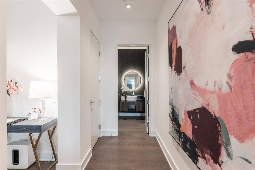 Abundant wall space is ideal for showcasing curated art collections.