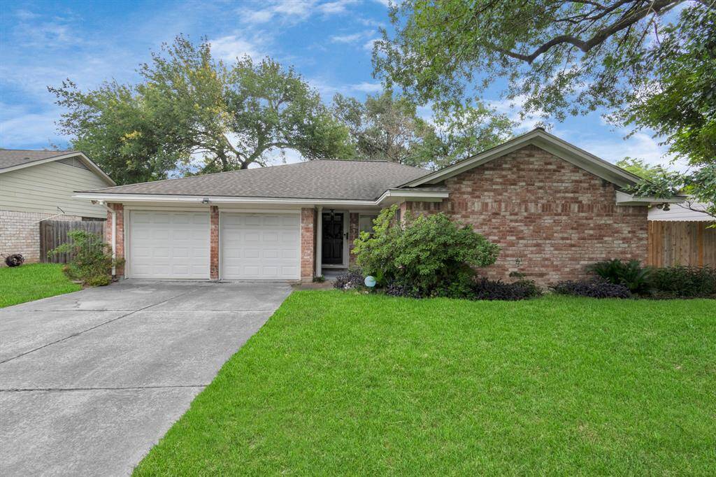 Nestled in the quiet and desirable Holley Terrace neighborhood in Spring Branch, this recently updated 4-bedroom home offers the perfect mix of tranquility and convenience. Enjoy easy access to top restaurants, shops, and local attractions just moments away.