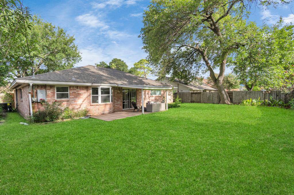 The big, fully fenced backyard is perfect for pets, kids, or outdoor entertaining. Recently updated with a new fence in 2024, it offers privacy and space for weekend hangouts, barbecues, or just enjoying some fresh air in your own backyard.