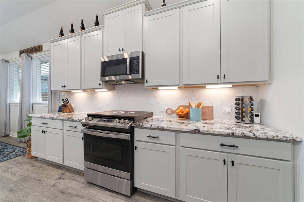 UPGRADED CABINETS