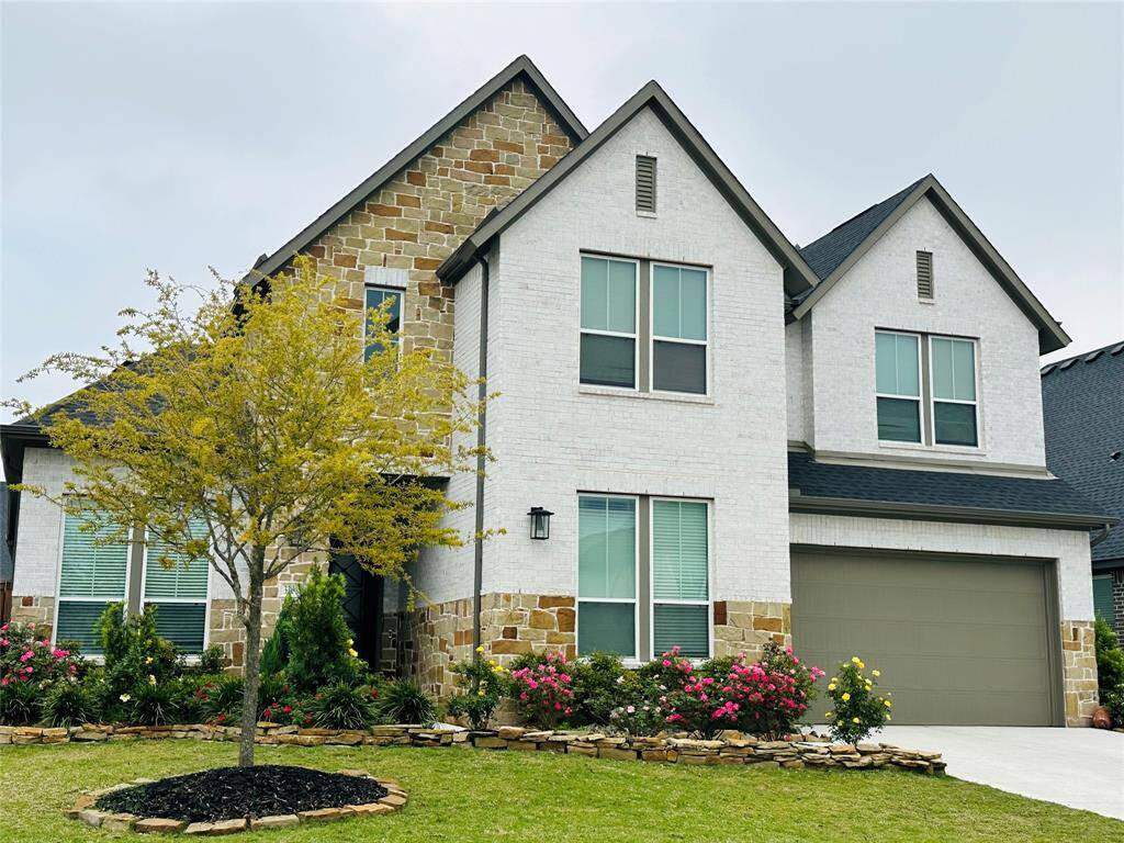 Welcome to this stunning 5-bedroom, 4.5-bath two-story home in the heart of Pecan Ridge community.