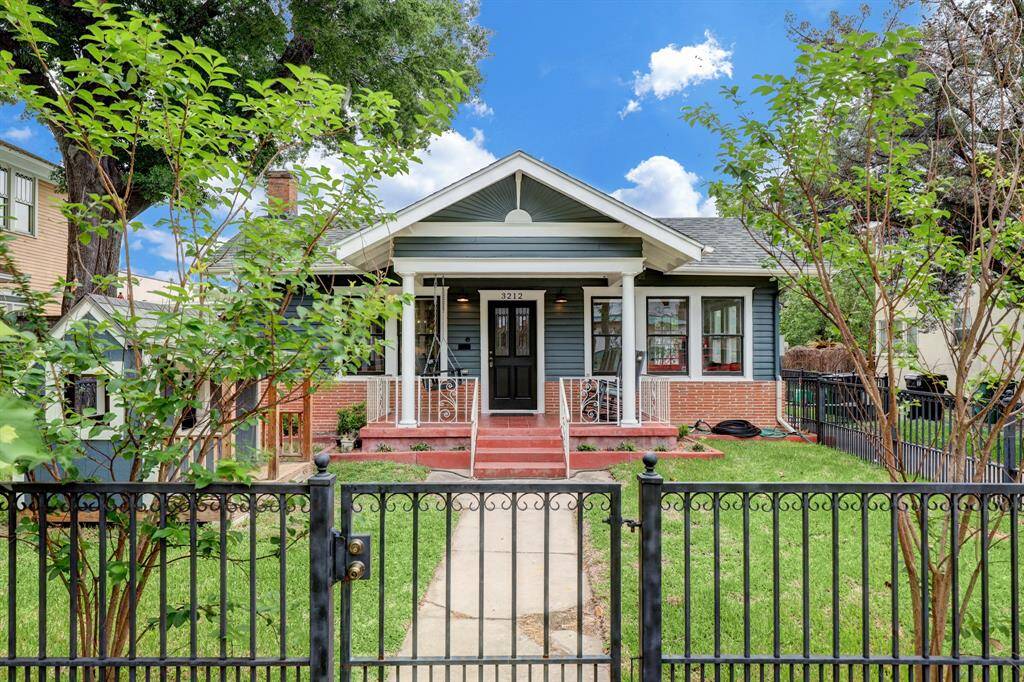 Welcome to 3212 Morrison st! Zoned to highly desirable Travis Elementary. *Photos are from a previous listing and may not reflect the property's current condition.