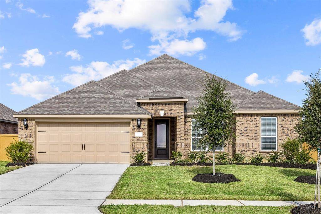 The Leland by LGI Homes. Completed example being built at 3217 Banyan Drive. Actual colors and finishes may vary from example photos.
