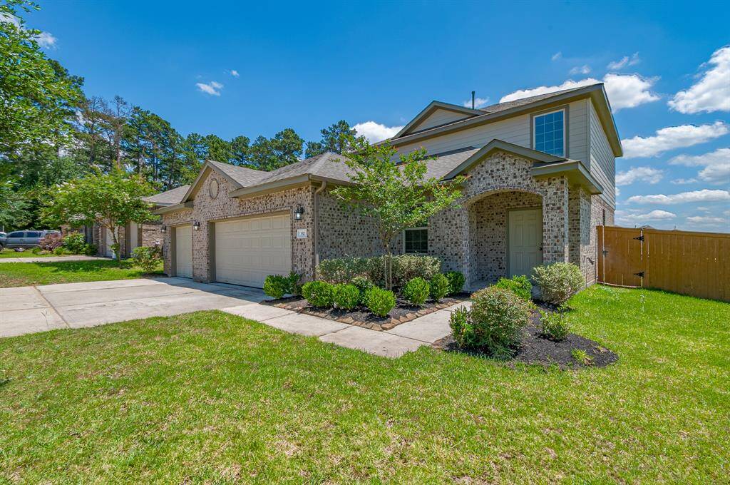 Welcome to 332 Black Walnut Drive!