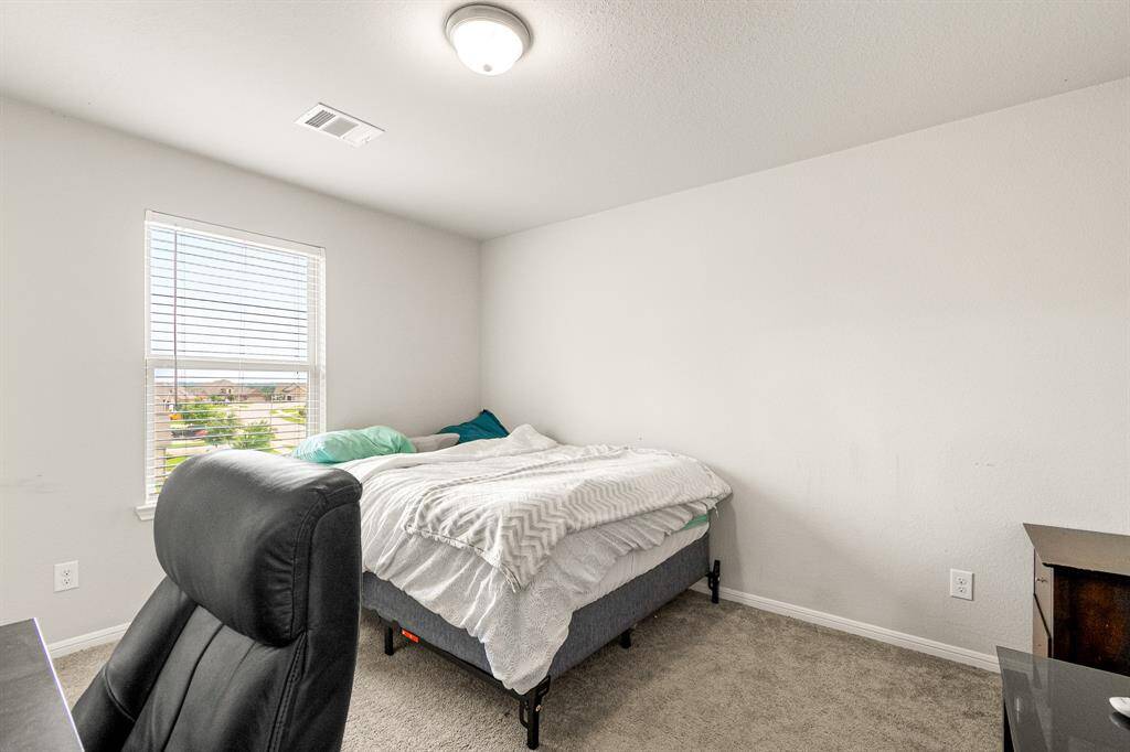 2nd Secondary bedroom - upstairs