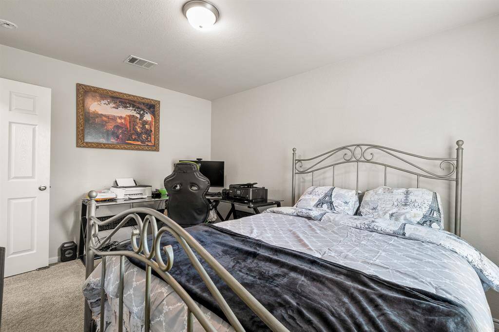 3rd Secondary bedroom - upstairs