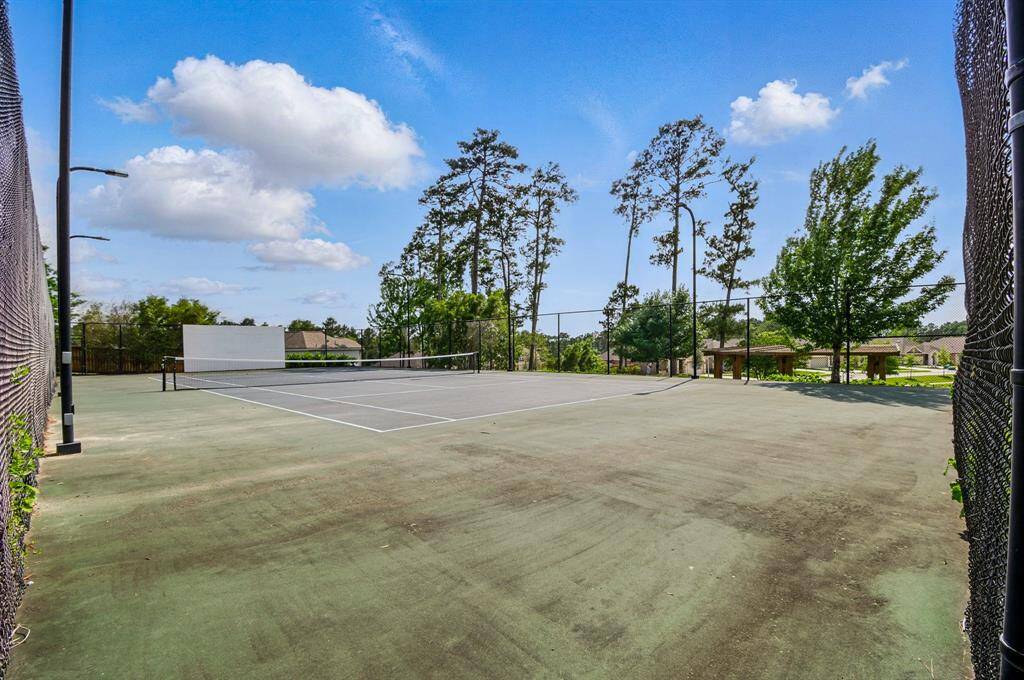 Community tennis court