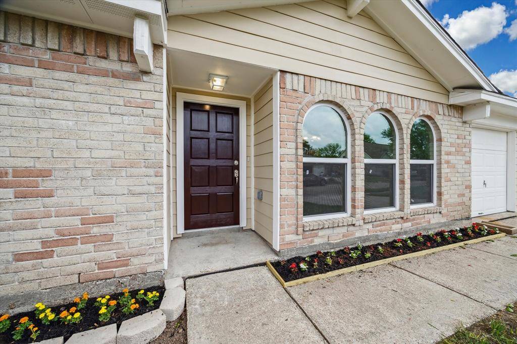 Gorgeous, fully updated 3 bedroom, 2 bath home!