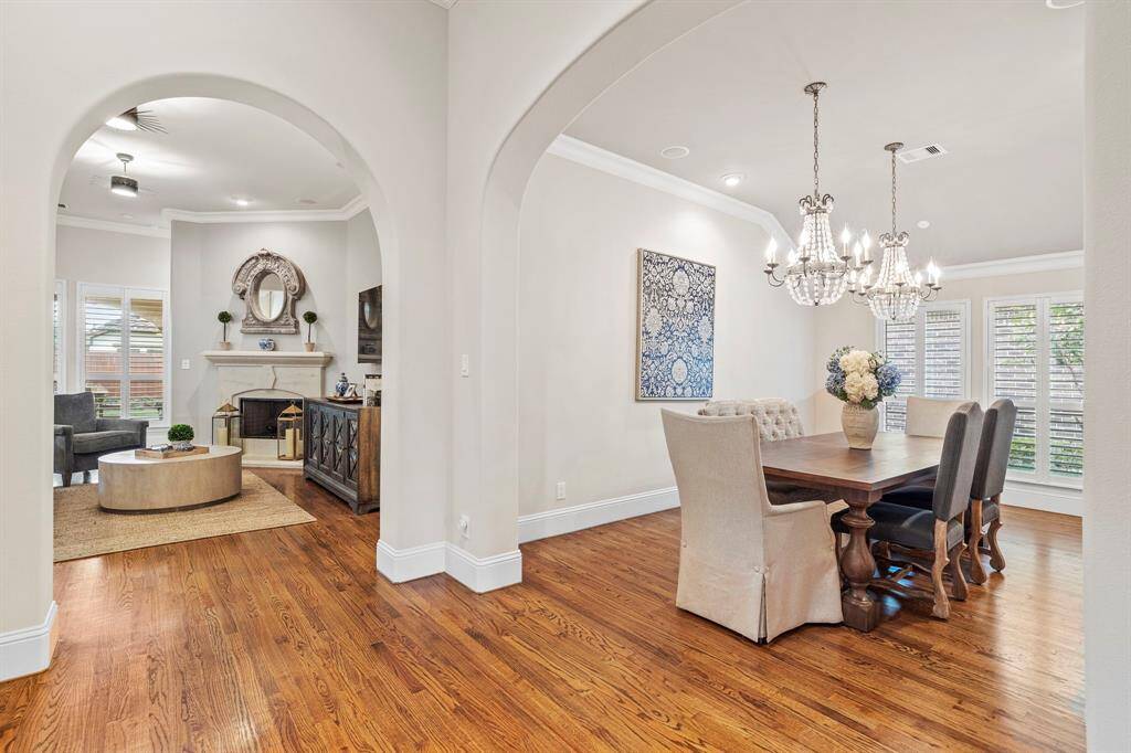 Graceful entryways define each room while maintaining an open, airy feel and a natural sense of flow throughout the home.