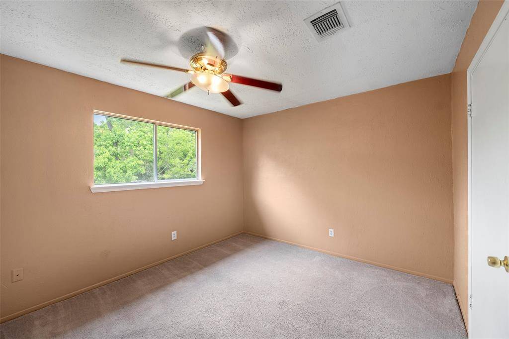 One of the secondary bedrooms upstairs with soft carpet ready to make it your own. (Bed 2)