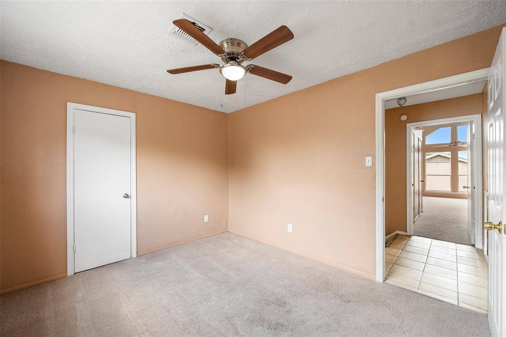 secondary bedroom(bed 3)