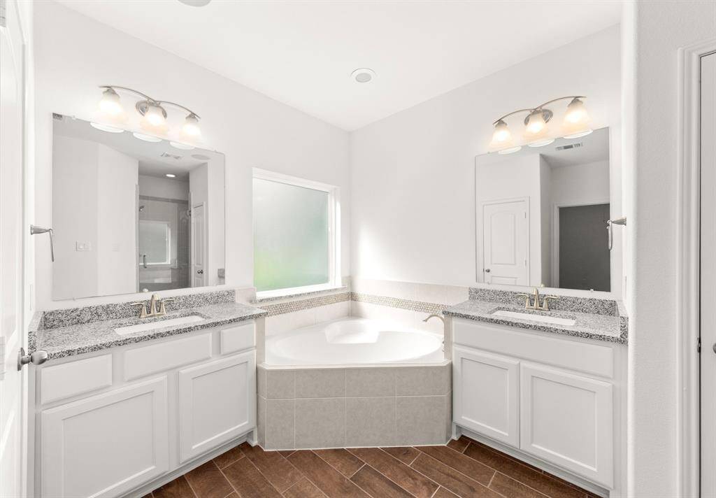 Luxurious spa tub for ultimate relaxation