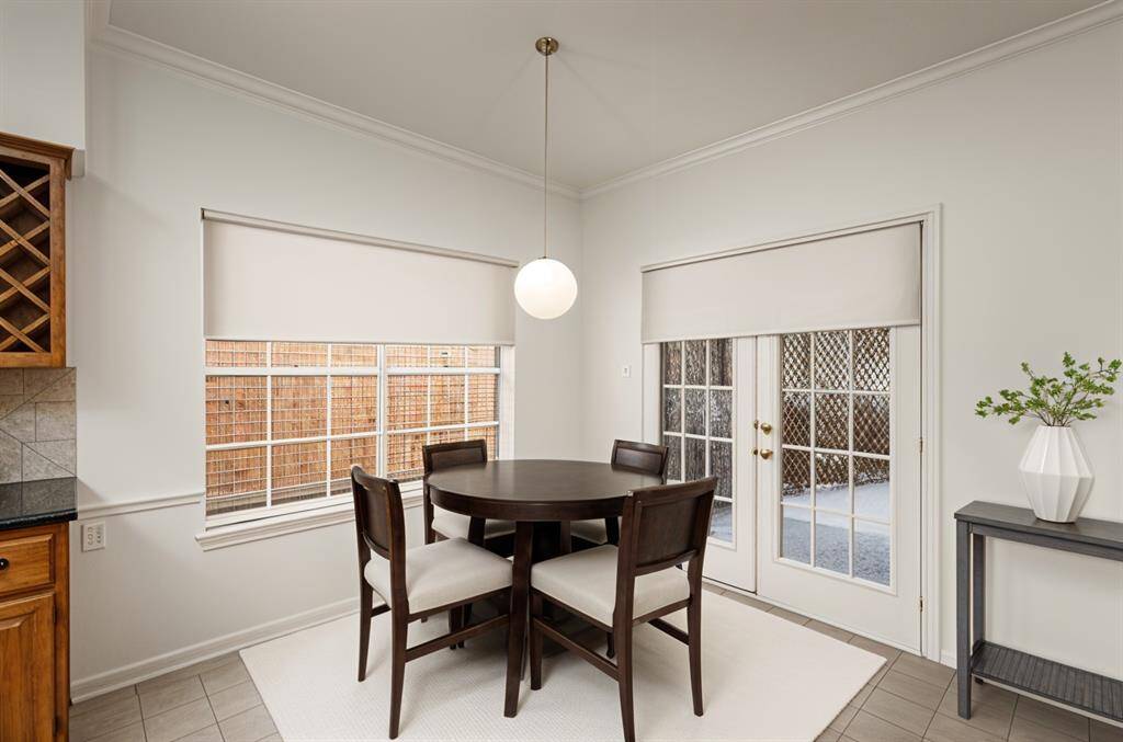 ***Virtually Staged to show the room's potential when furnitures are added***
