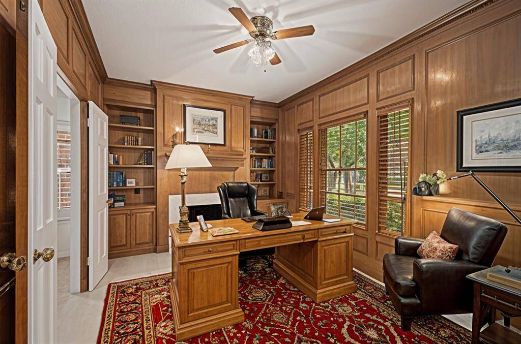 ***Virtually Staged to show the room's potential when furnitures are added***