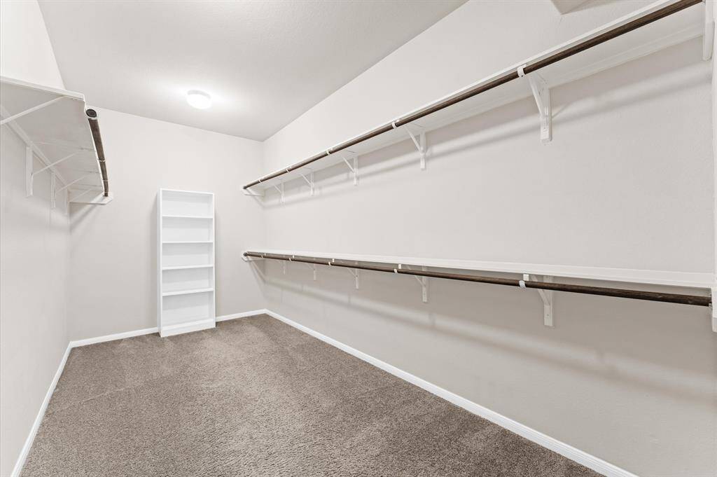 Primamry Closet with depth