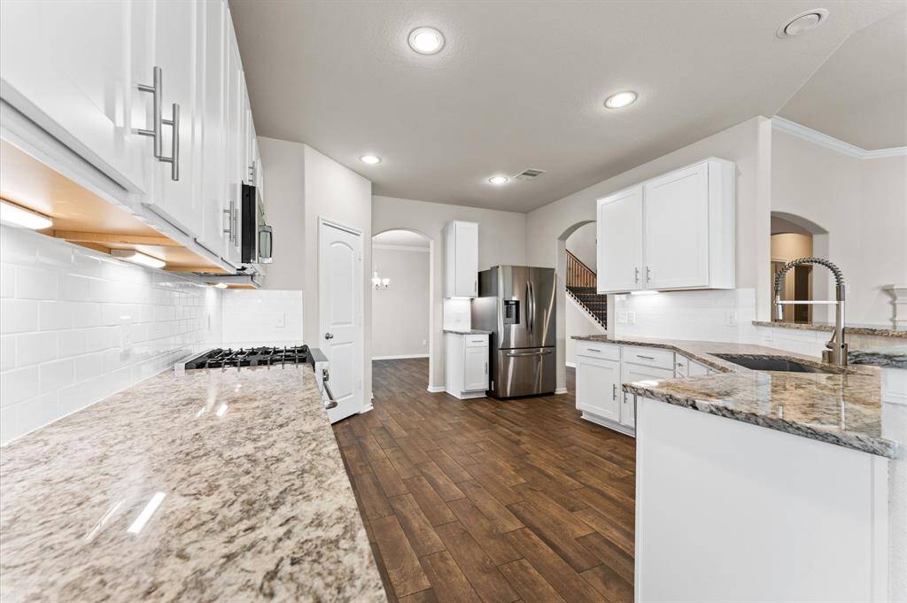 Kitchen from the view of the breakfastroom