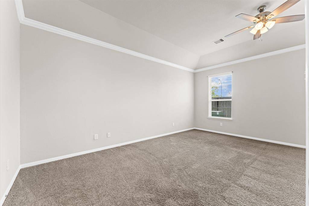 2/3 primary bedroom
