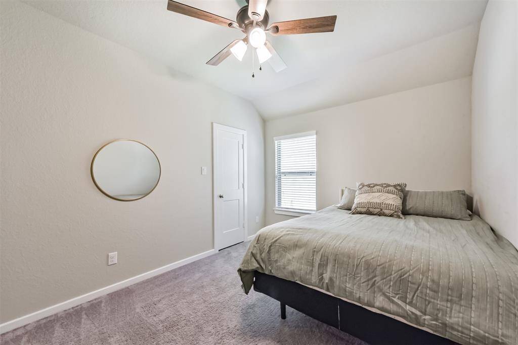 Secondary Bedroom (2)