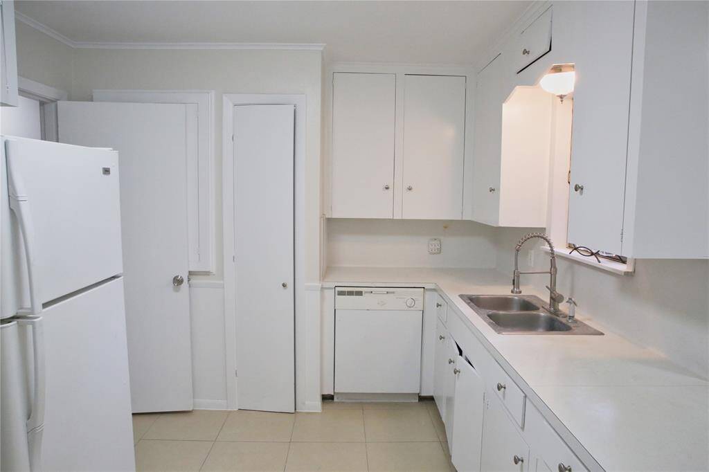 Kitchen 4