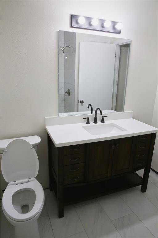 Main bath 4