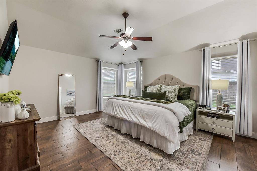 Luxurious master suite