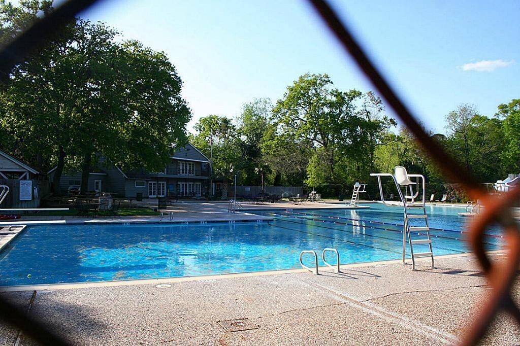 Nottingham Forest pool residents can join