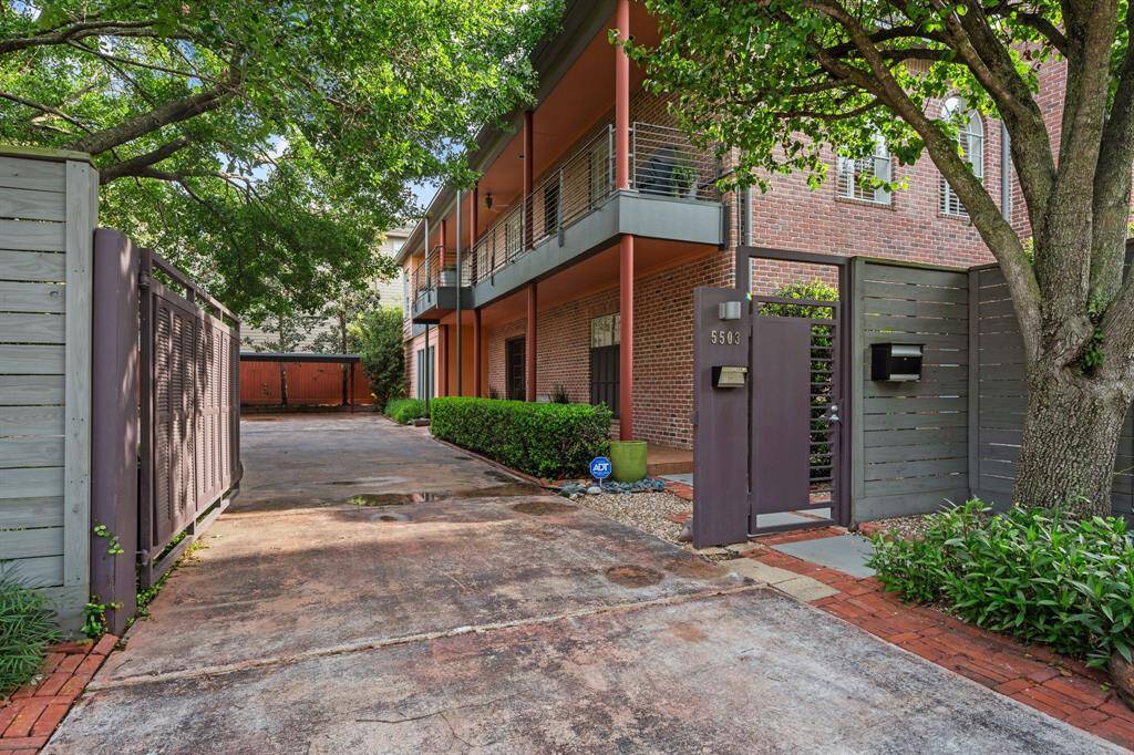 Beautiful, private freestanding home on expansive 10,000 SQ FT Lot!