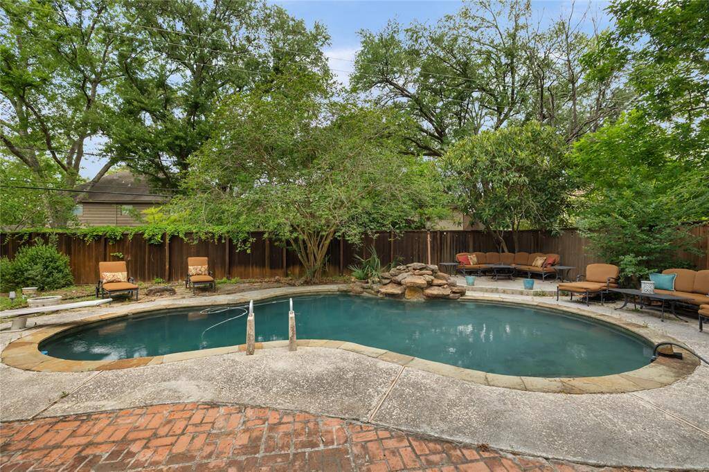This inviting pool is perfect for creating lasting memories with family and friends. With elegant steps leading into the water and a serene waterfall feature, it’s a space built for relaxation, fun, and unforgettable moments under the sun.