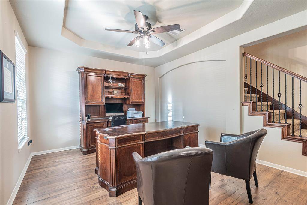 Office/Formal Dining flexible space.