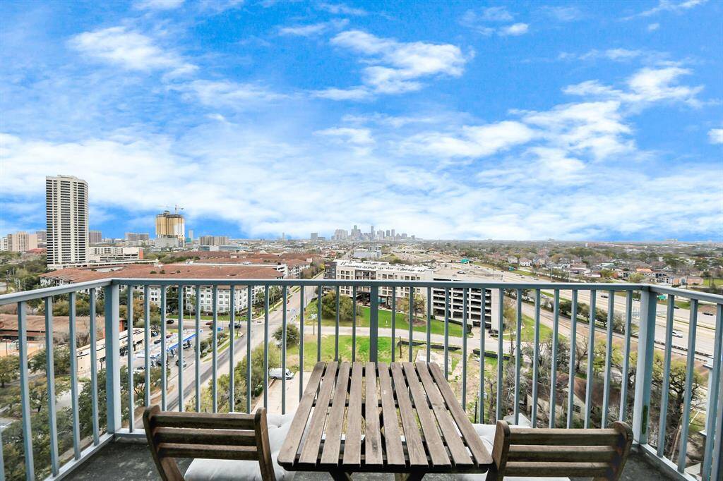 Live in luxury at Mosaic Residential North! Enjoy stunning downtown Houston views from your private balcony. The perfect blend of modern living and urban convenience—this one won’t last long!