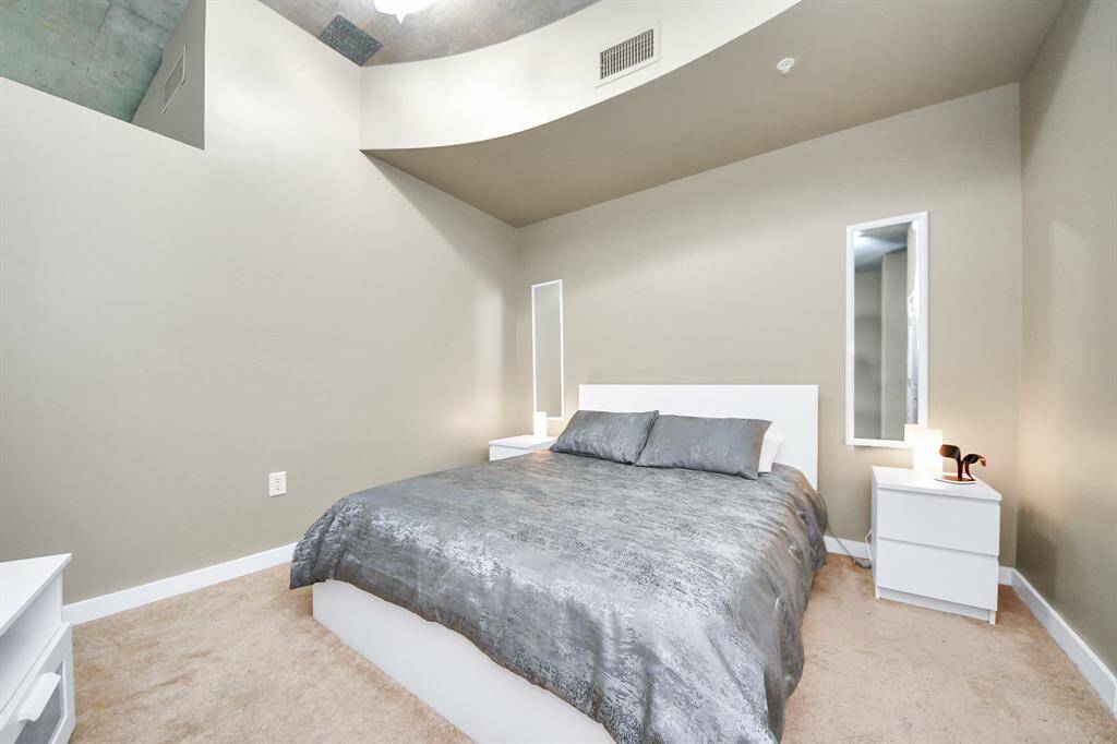 Another view of the bedroom!