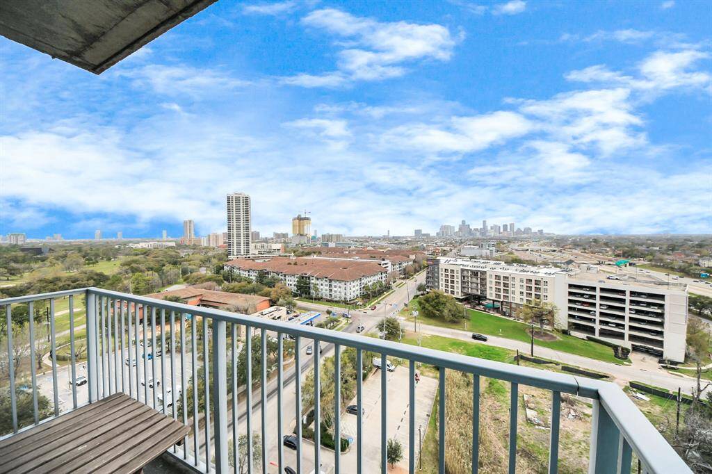 Step out onto your private balcony and take in breathtaking views of the city skyline. A perfect spot to relax and enjoy the vibrant energy of downtown Houston!