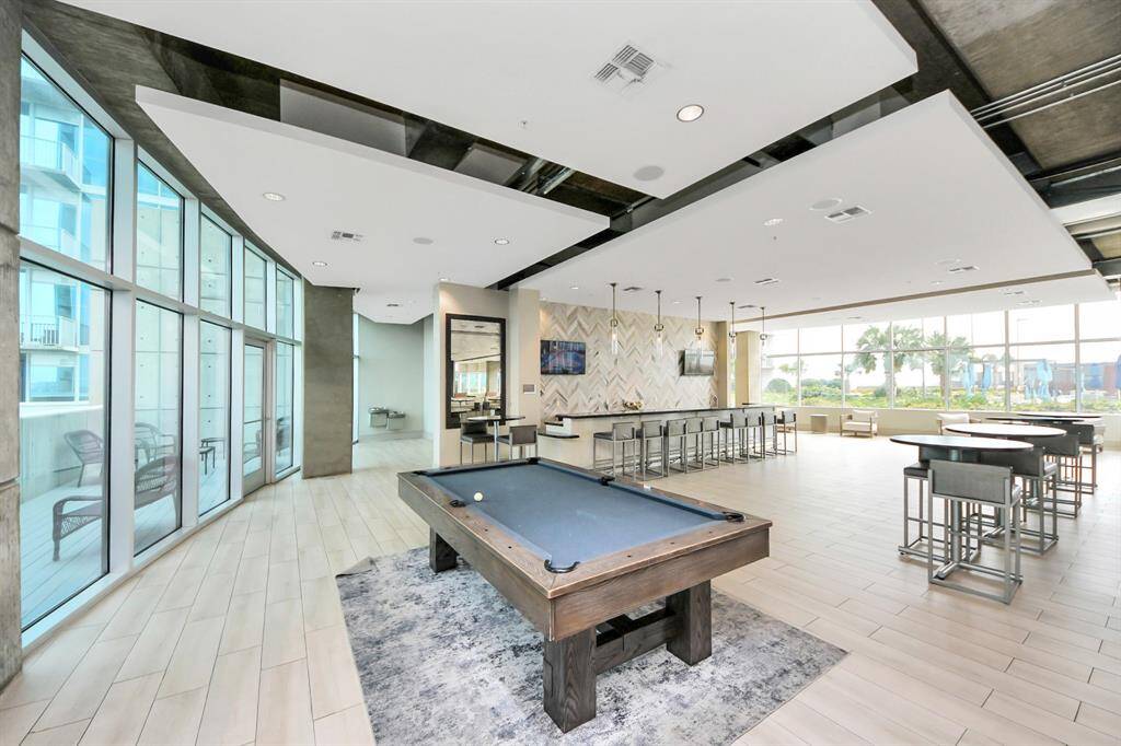 Experience the best of both worlds on the 7th floor—unwind with a game of pool, enjoy the spacious counter area, or step outside to your expansive balcony and take in breathtaking views of the city!