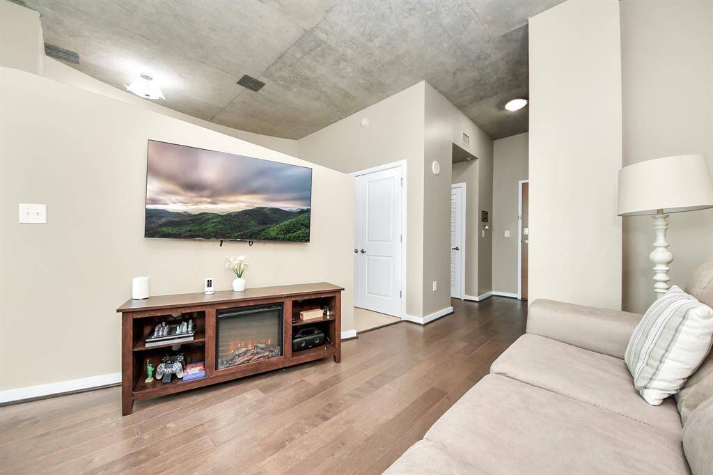 Another view of the living area!