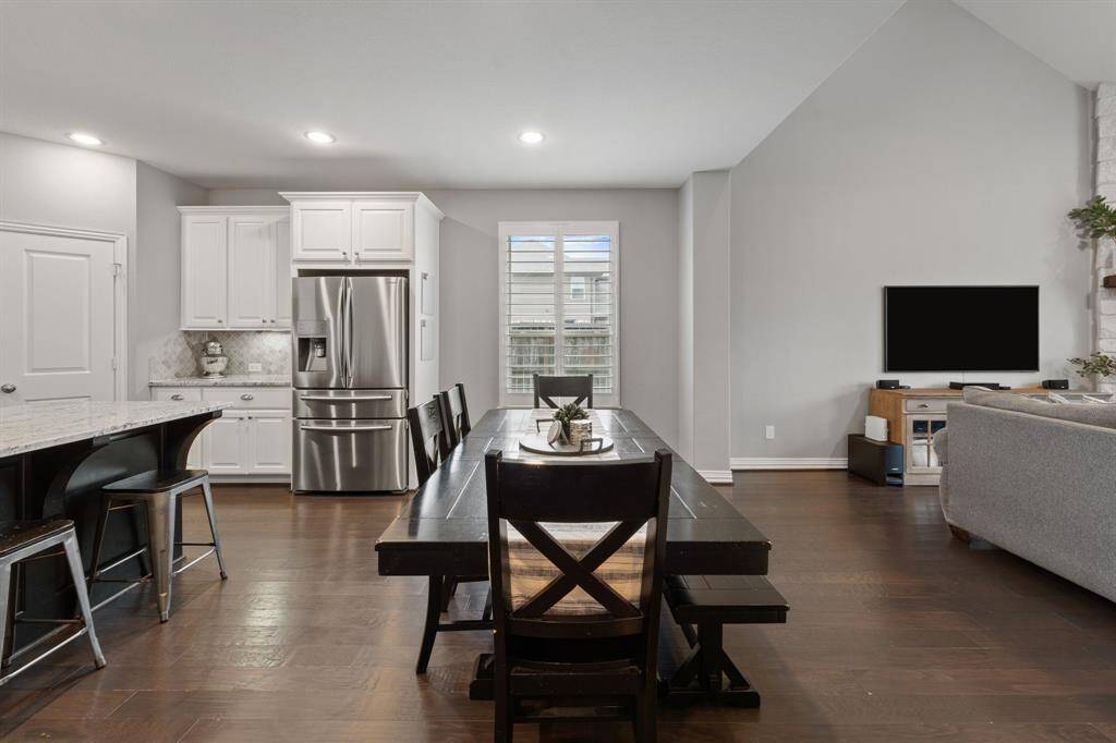 Secondary dining space