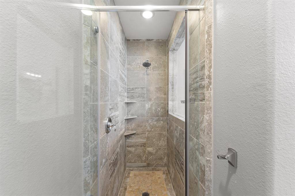 Separate glass shower