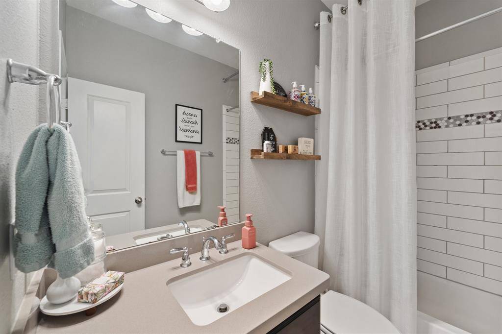 Downstairs full bath