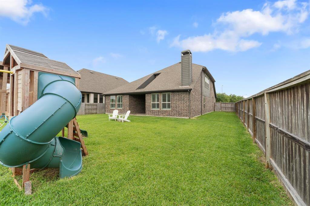 Space for play-sets or a pool