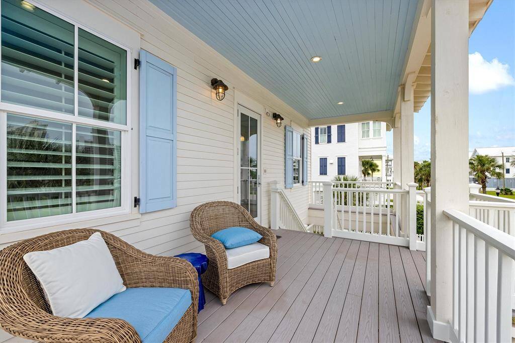 Covered Front Entry Porch