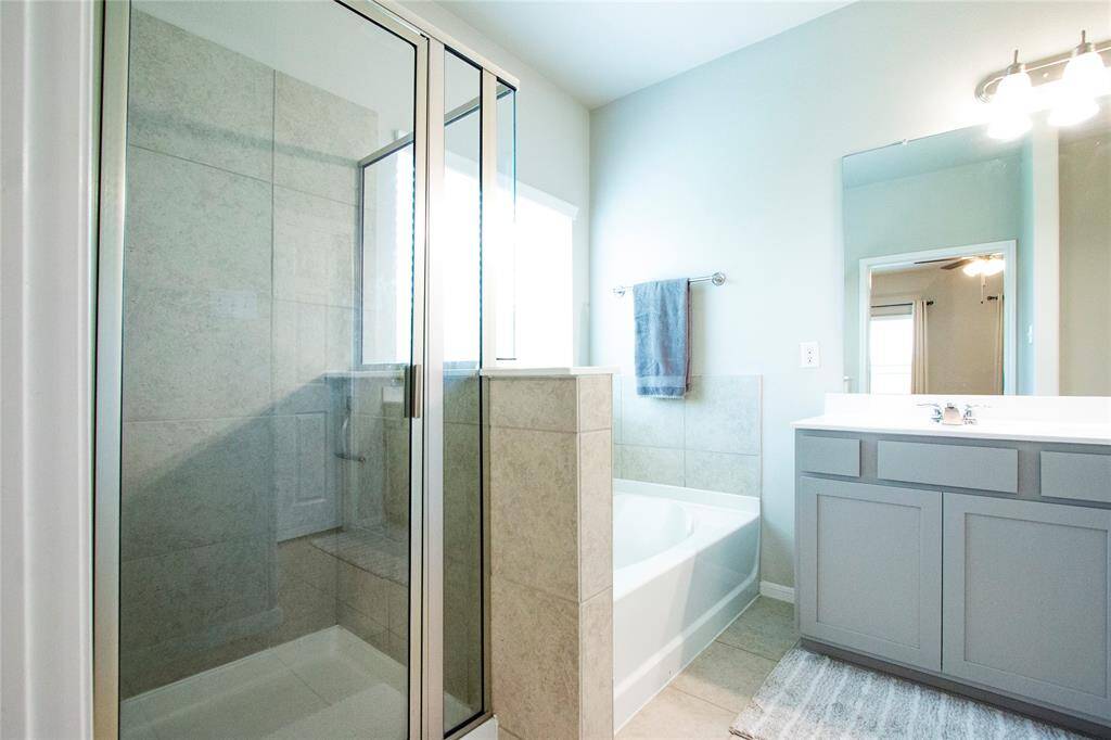 Primary ensuite bathroom