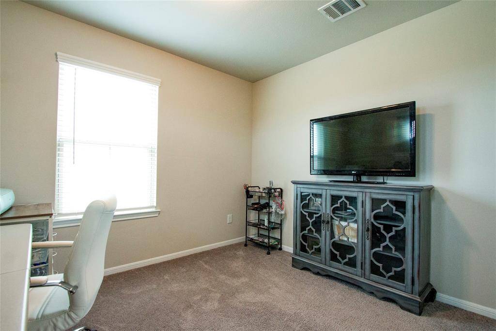 2nd bedroom, great flex space
