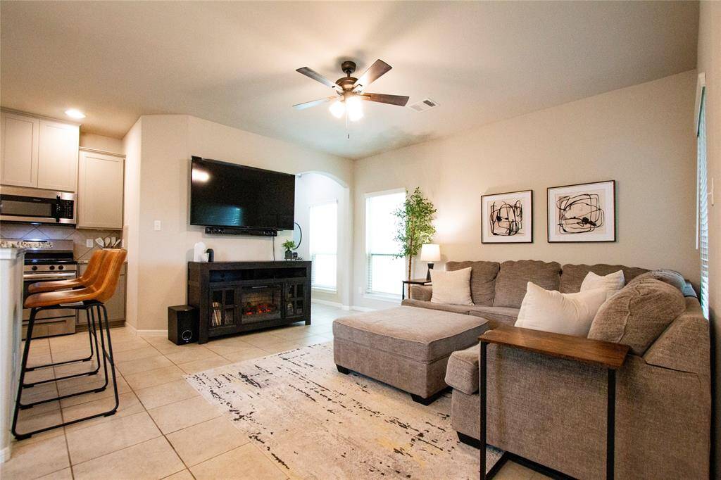 Open concept living. Tons of natural light.