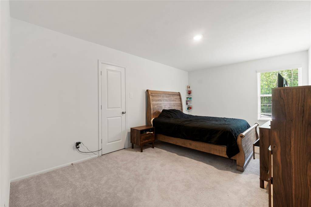 2nd bedroom upstairs