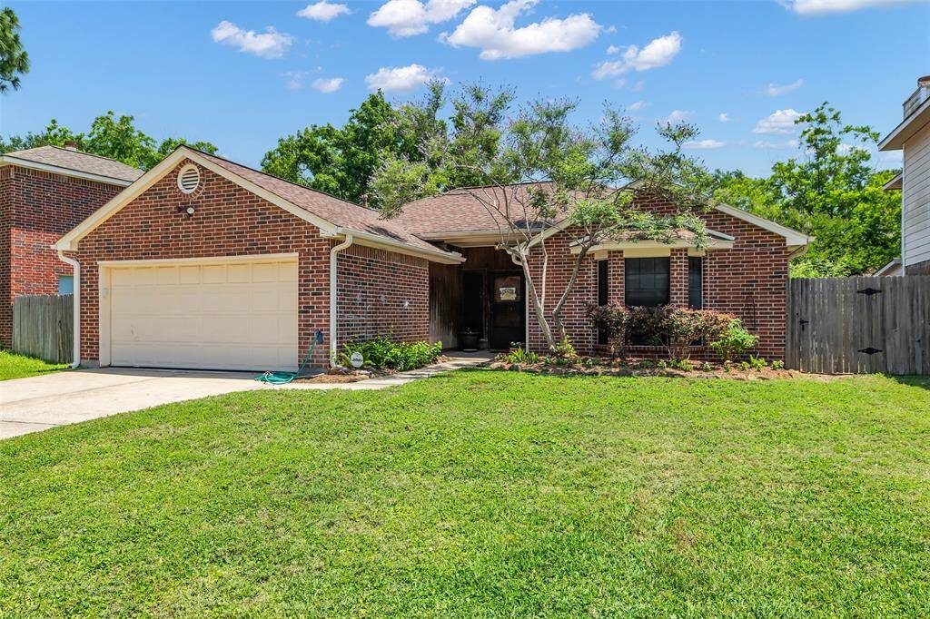 Lovely traditional home in the Wheatstone/Copperfield Area! This wonderful 3 bedroom, two bath offers a great split floor plan with open living area. The bay windows in the front and covered porch give more charm.